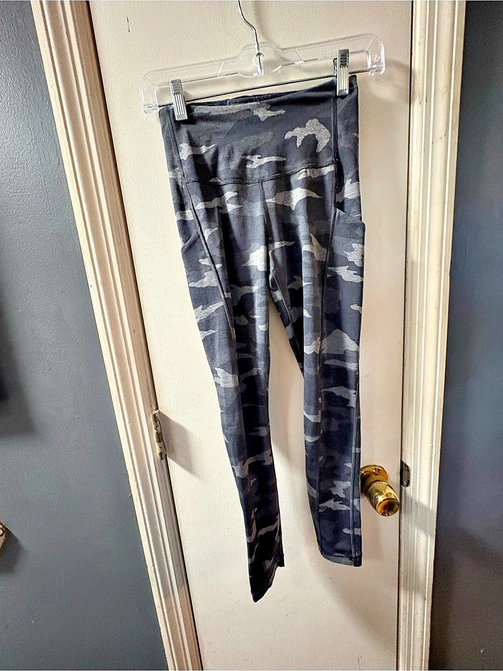 Athleta Salutation Stash Pocket II Tight Camo Leggings XXS